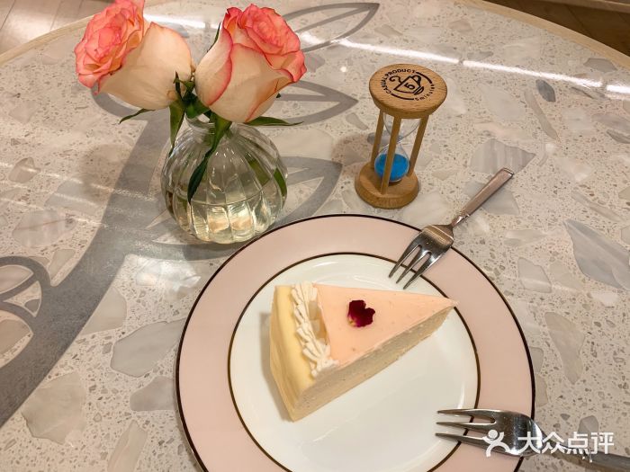 日和山茶(武汉天地店)奶油原味千层蛋糕图片