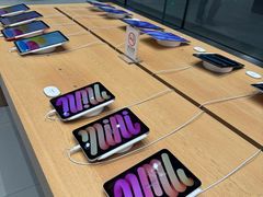 -Apple零售店(华贸购物中心店)