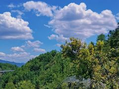 -玻璃桥景区石牛寨