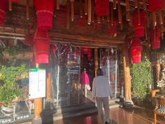 -老滇山寨•云南特色菜•地方菜•民族风情歌舞表演(金碧店)