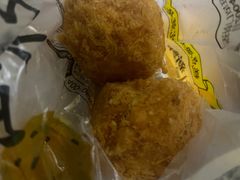 蟹黄肉松小贝-鲍师傅糕点(国金街店)