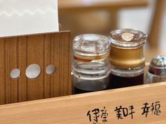 餐具摆设-虹梅食堂·爱蝦乃家