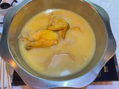 -鲜入围煮花胶鸡海鲜火锅