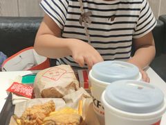 -肯德基(中纬店)