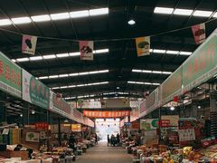 -上海龙吴水胜海发市场