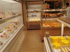 面包甜点陈列柜-好利来(红牌楼店)