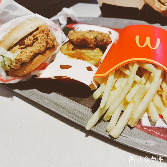麦当劳(大栅栏店)刚炸出来薯条图片