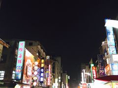 -六合夜市