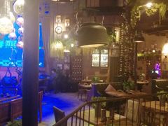 -临界音乐酒馆·小龙虾·江湖菜(华熙LIVE·鱼洞店)