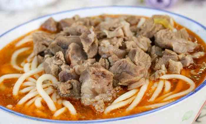 在榆林目前还没有发现比他好吃的羊肉面