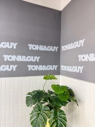 -TONI&GUY