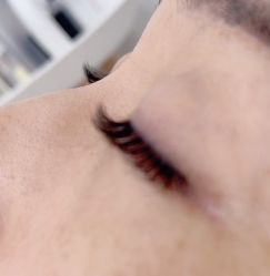 -赢韵美甲美睫瑞士净斑中心