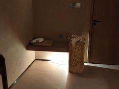 -灸春堂·艾灸·痛症·整脊连锁(之江银泰店)