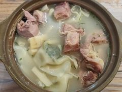 馄饨老鸭煲-老品芳