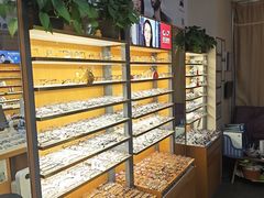 -优医视平价眼镜蔡司依视路折扣工厂店(十里堡店)