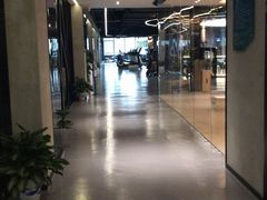 -懒人Club健身(卓越时代广场店)