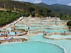 -十万大山布透温泉