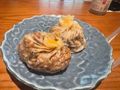 蛋黄芝士纸皮烧麦-鑫震源·苏式大虾生煎(山塘街店)
