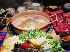 招牌牛腩骨汤锅-牛村来人潮汕牛肉火锅(西单店)
