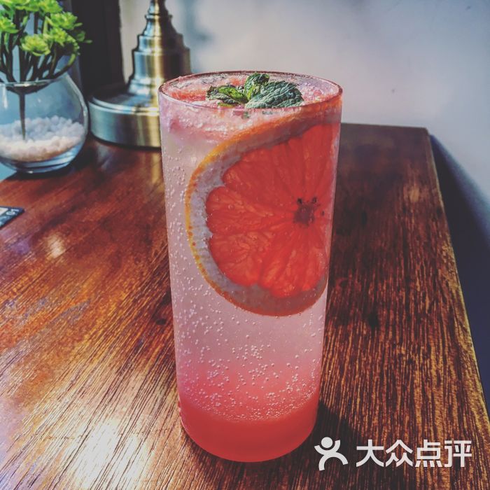 自觉艺术馆西柚苏打水图片-北京面包甜点-大众点评网