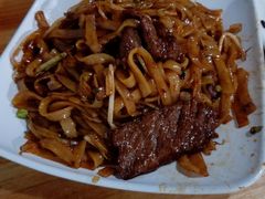 炒牛河-美食店(华贵路店)