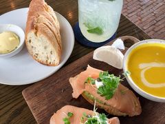 -ROAST coffee & eatery