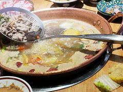 -洱火云南酸菜牛肉火锅(石景山当代商城店)