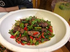 -老滇山寨•云南特色菜•地方菜•民族风情歌舞表演(金碧店)