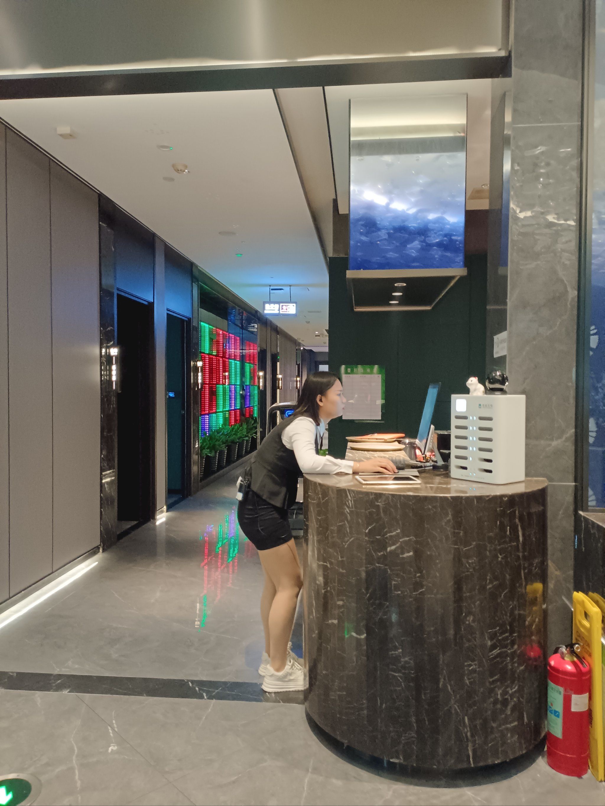 足疗,一种放松身心的方式.专业服务,为您