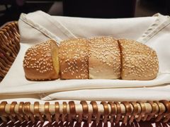 芝麻面包-西堤厚牛排(新世界店)