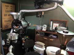 -ROAST coffee & eatery