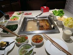 -海底捞火锅鲜切牛肉主题店(长寿路店)