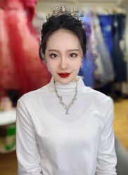 点击看大图 -爱伊人婚纱礼服美妆馆