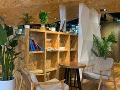 -新华里咖啡书吧(新华书店小寨店)