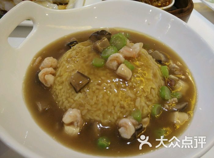 菌汁海鲜捞饭