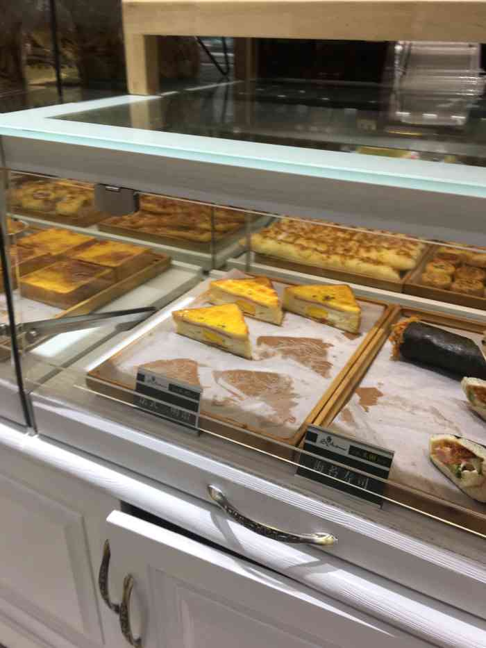 圣安德鲁-"居然在面包里面吃出头发 [服务]服务员."-大众点评移动版