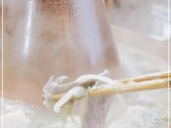 -果松木炭酸菜铜火锅·外婆参鸡汤