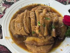 -刘姐啤酒鱼民族演艺餐厅(西街总店)