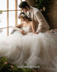 -雪中彩影婚纱摄影·微光艺术中心