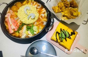 Military Cheese Rice Cake Hot Pot