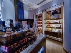 面包甜点陈列柜-GODIVA(万象城店)