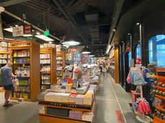 -西西弗书店&矢量咖啡(凯德晶萃广场店)