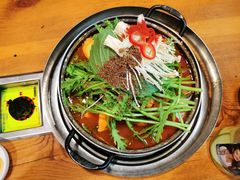 土豆排骨火锅-喇喇排骨火锅·传统韩式脊骨汤(望京西园总店)