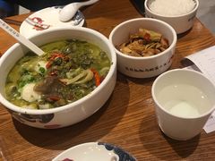 -渝是乎川渝小炒(新世界百货望京店)