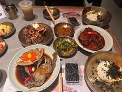 -草家酱蟹炭火烤肉店(珲春南路一店)