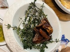 龙井茶烤乳鸽-蔡澜点心·粤菜(月星环球港店)