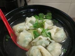 荠菜大馄饨-老上海食惠裡小籠包生煎包
