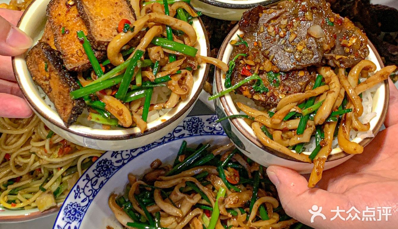 长沙/果然用心做菜的湘菜馆子饭点全是本地人太好吃了！