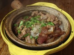 排骨腊味煲仔饭-关氏饮食店