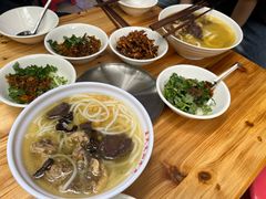 -文山荷鲜居(翠湖店)